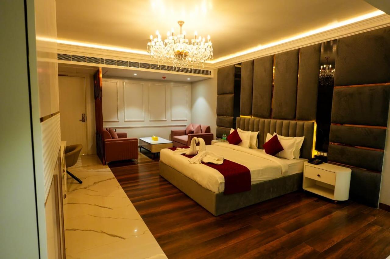 Hotel Adsan Heights Gajraula Exterior foto